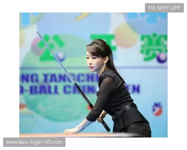 潘晓婷家里摆满奖杯，却连个像样的沙发都舍不得换？