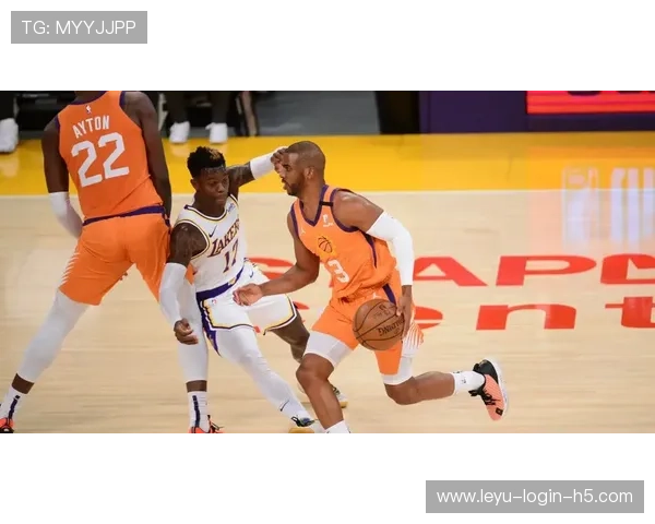 德文·布克挡拆拉开空间提升得分效率明显优于季后赛首轮表现